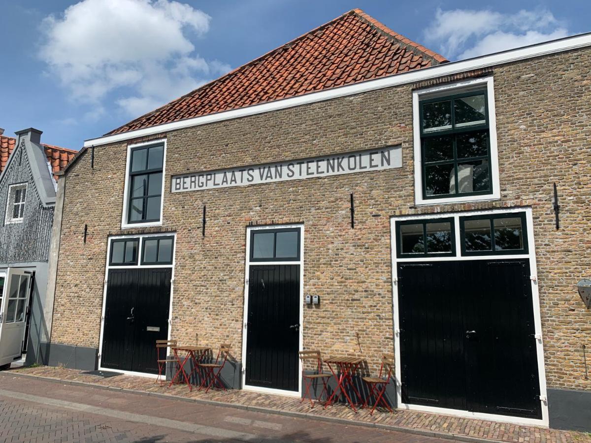 Pakhuis Aan De Haven - Bakboord Zierikzee Luaran gambar